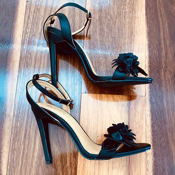 RED KISS stilettos with floral corsage Size 7 - Picture 4 of 9